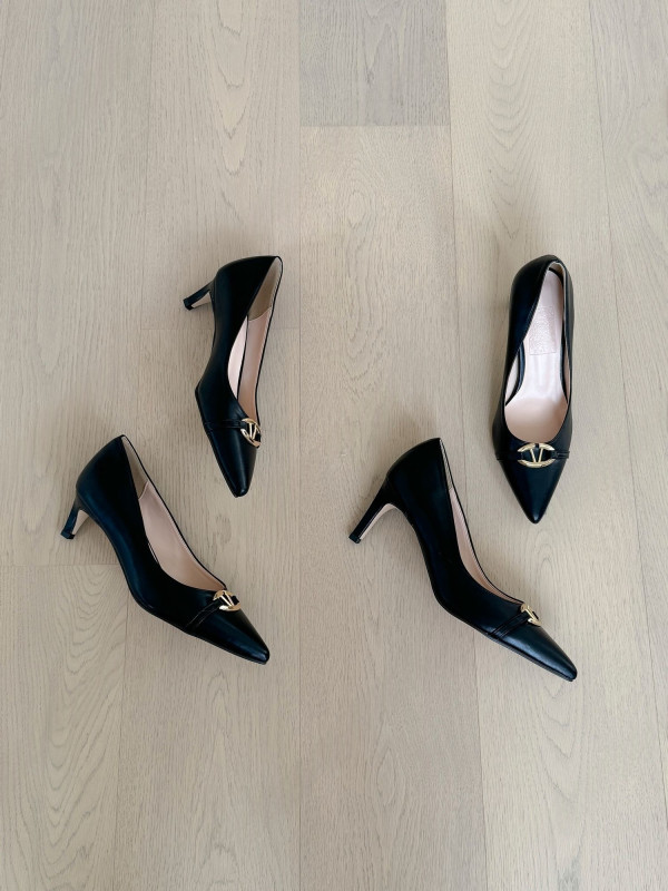 Metal Buckle Pointed Toe Low Heel Pumps